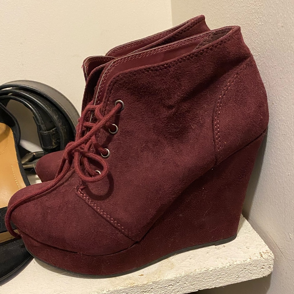 Shi Wedge Shoes
